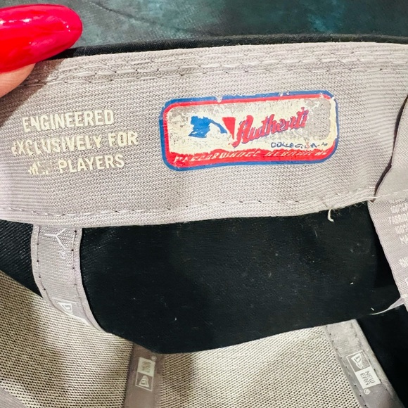 🔥Black Baseball Cap with White Logo🔥 - Picture 6 of 6